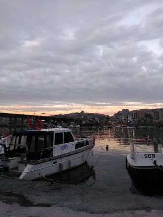 Båtar vid Gyllene hornet. Båtar vid Gyllene hornet.