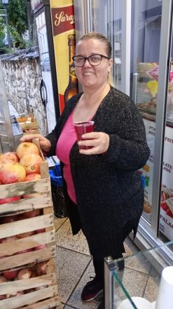 Granatäppelsaft i Mostar, Bosnien-Hercegovina.