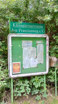 Kleingärtnerverein - koloniträdgårdsförening.