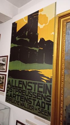 Affisch av E. Mendelssohn i museet där Gazeta Olsztynski tidigare höll till.