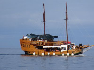 En båt.